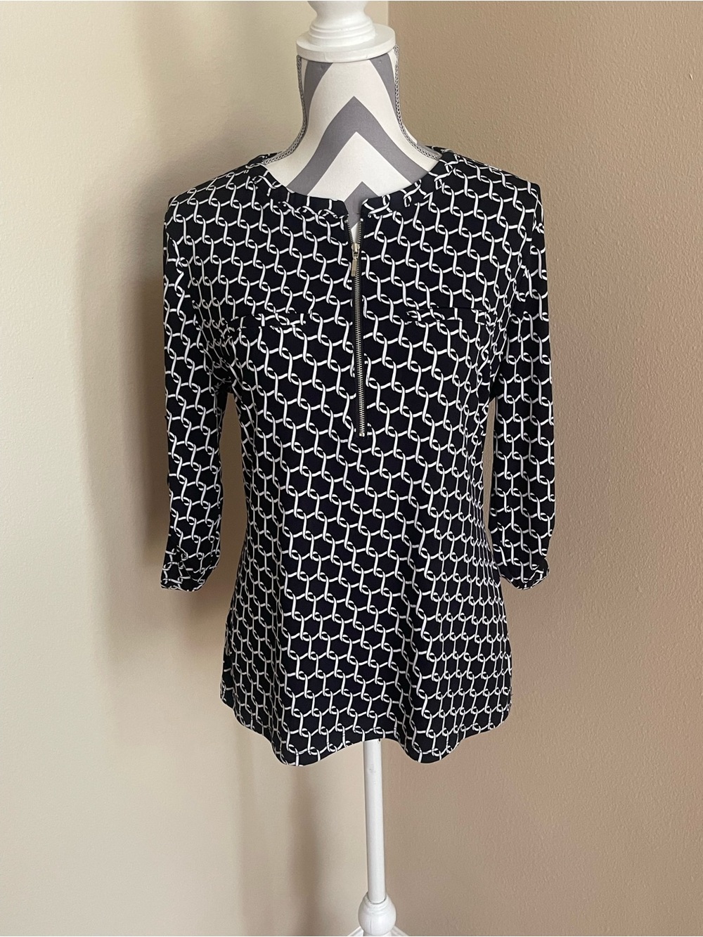 7th Avenue - Black & White Geometric Print Women's Top - Size: Large